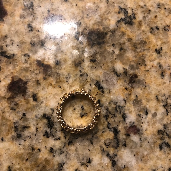 Gold ring - Picture 2 of 2